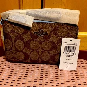 Coach double wristlet sig canvas silver/kahaki powder blue. NWT